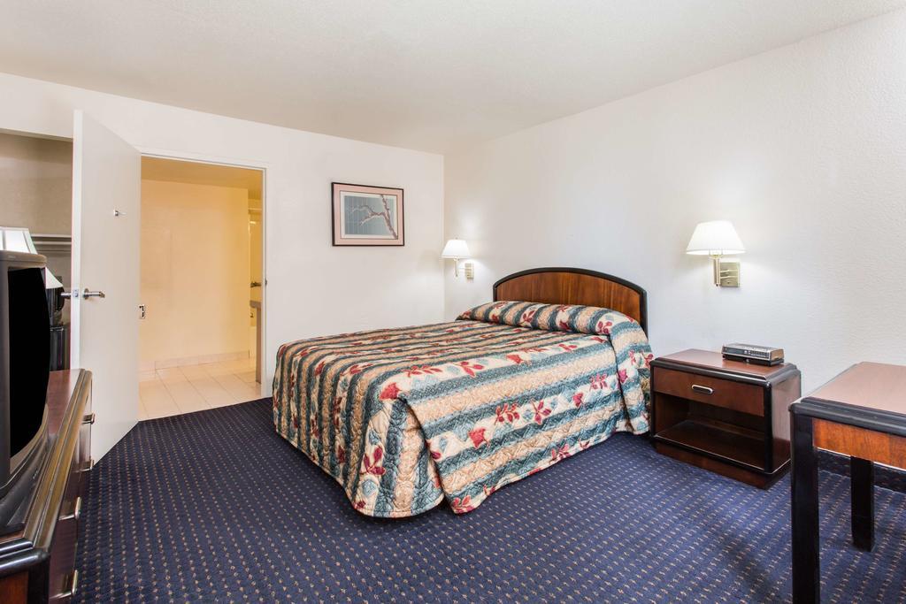 Knights Inn Virginia Beach Lynnhaven Extérieur photo